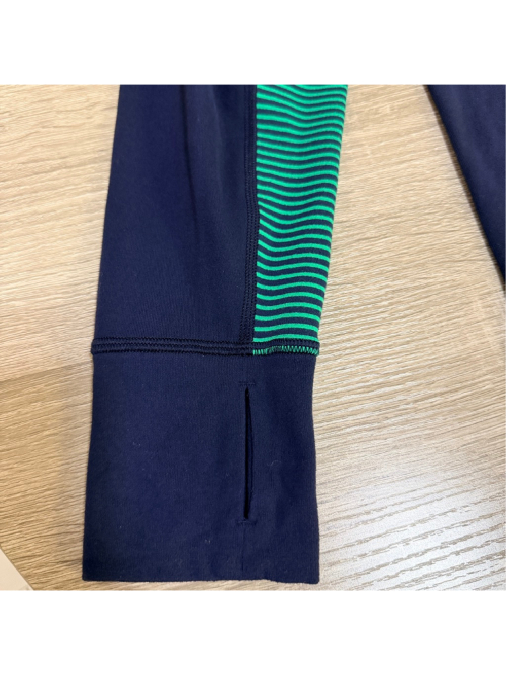 Women's Lululemon 1/2 Zip Pullover Navy Green Thumbholes Size S/M b4 - Picture 5 of 10